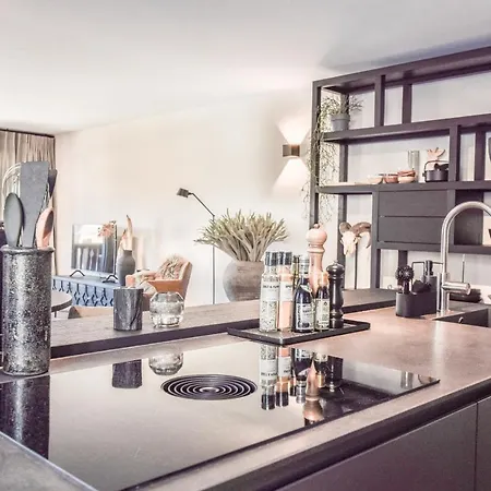 公寓 Hollandia 18 *